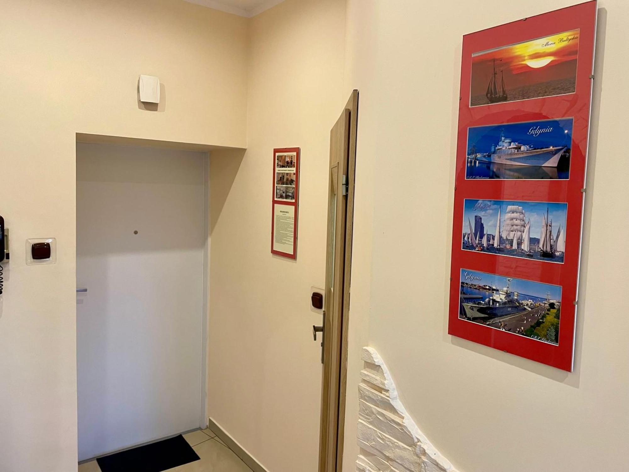 City & Sea - Apartamenty I Mieszkania กดิเนีย ภายนอก รูปภาพ